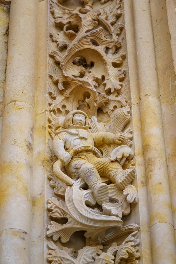 Detalle astronauta Catedral de Salamanca
